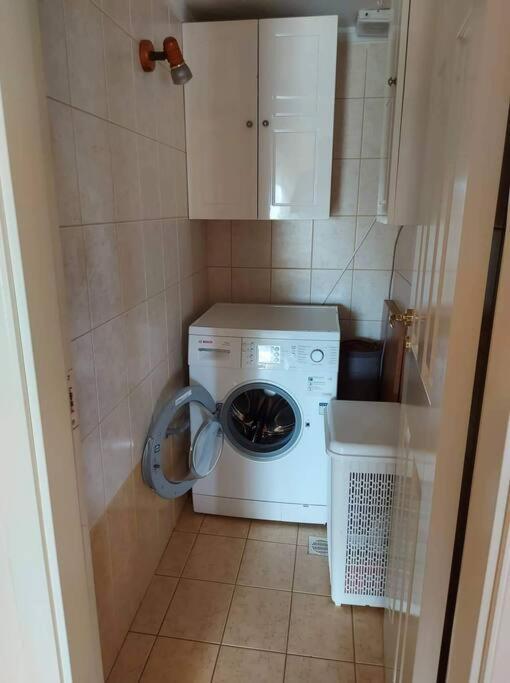 Όμορφο, Άνετο Ζεστά Διακοσμημένο Διαμέρισμα Thermi Bagian luar foto